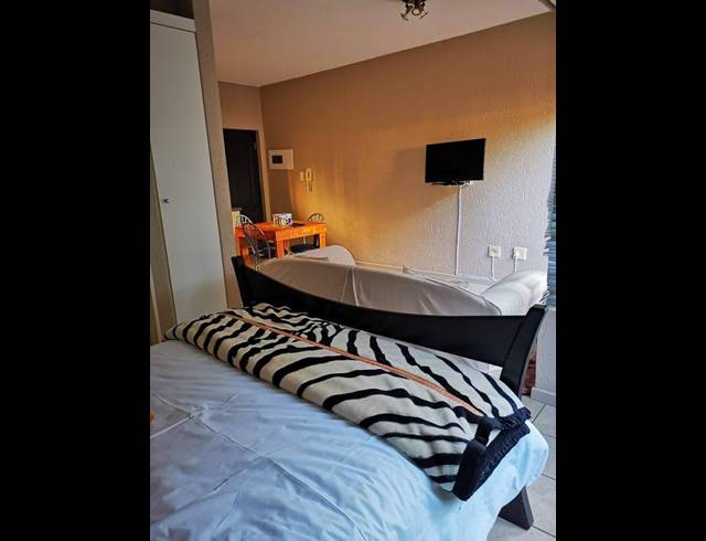 1 BEDROOM APARTMENT FOR SALE IN RANDBURG CENTRAL